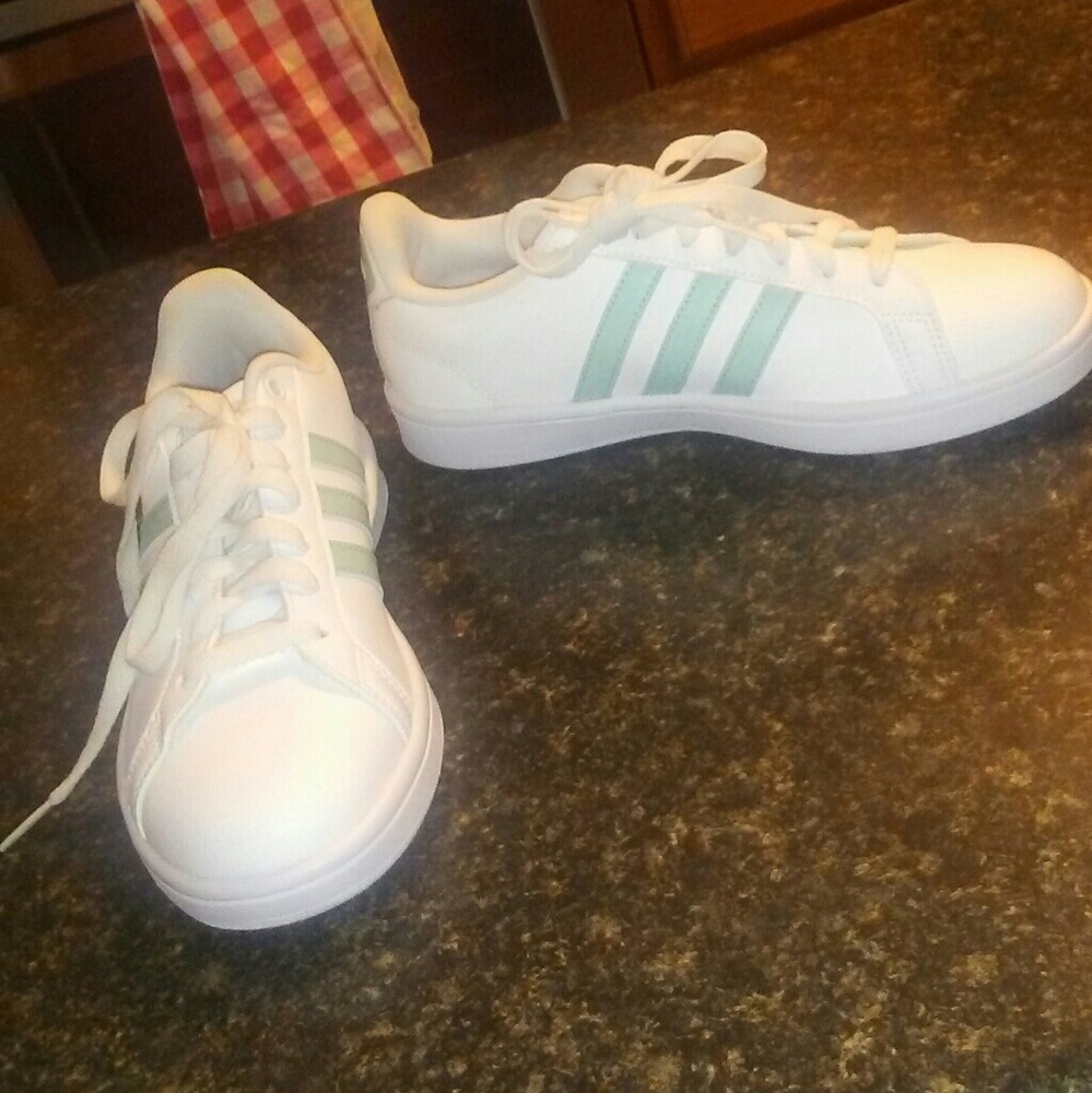 Adidas Grand Court Shoes